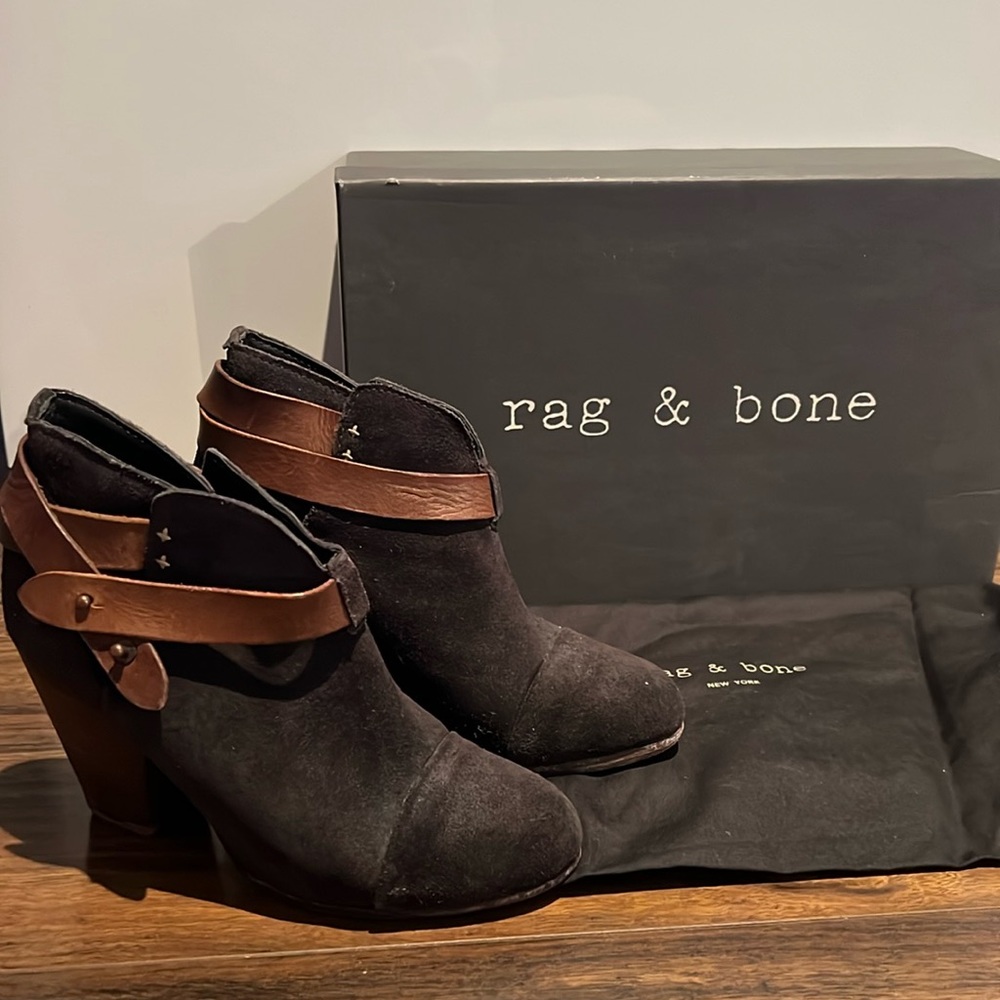 Authentic Rag & Bone Harrow boot in navy suede